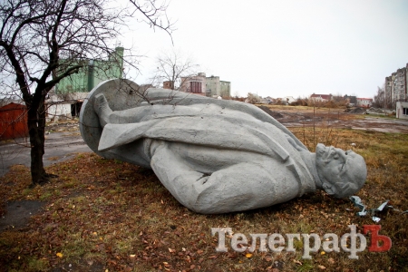 В Кременчуге пытались куда-то увезти Ленина