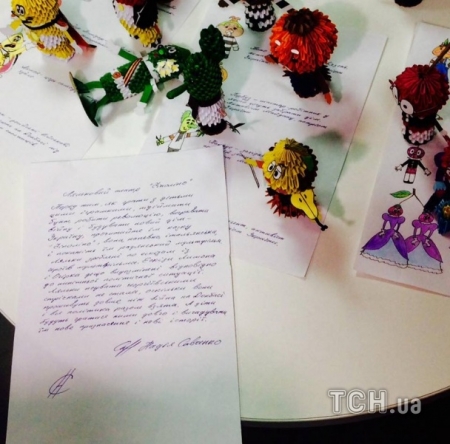 Полонена Надія Савченко власноруч створила ляльковий театр