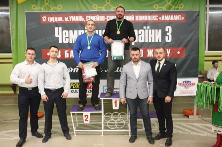 Кременчужанин Олександр Невмивако встановив рекорд з багатоповторного жиму