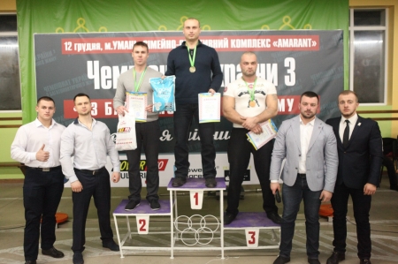 Кременчужанин Олександр Невмивако встановив рекорд з багатоповторного жиму