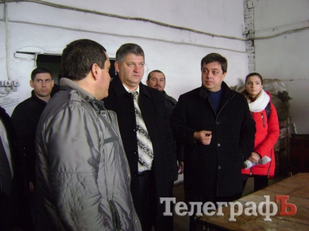 Сотрудники комбината ритуальных услуг в Кременчуге защищают своего директора от увольнения