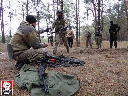 Под Кременчугом молодёжь «подрывается» на растяжках и штурмует «укреплённые» позиции