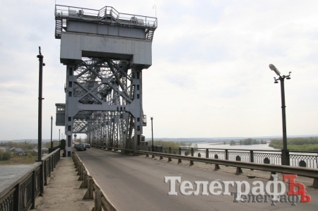 Сьогодні у Кременчуці на мосту через Дніпро буде обмежено рух авто