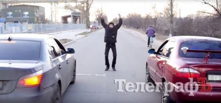 ОтКОРЧеванный в Кременчуге "Ланос" обгоняет BMW