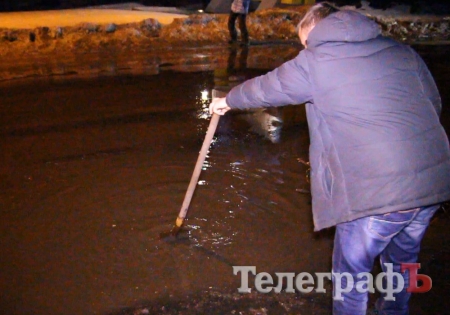 Часть скандальных ям на въезде в Кременчуг засыпали