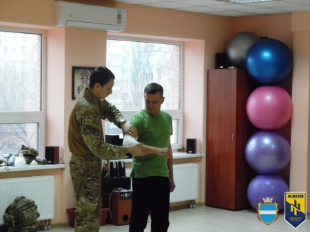 Йшов, впав, розтягнення. Як правильно накласти пов'язку