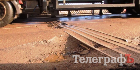 Крюковский мост превращается в решето