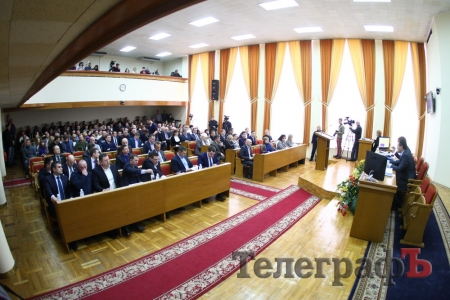 Ночные бдения: сессия Кременчугского горсовета завершилась почти в 23.00