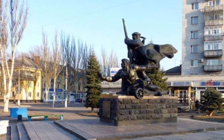 Памятники комсомольцам и Котлову в Кременчуге демонтируют, а моряков Днепровской флотилии оставят