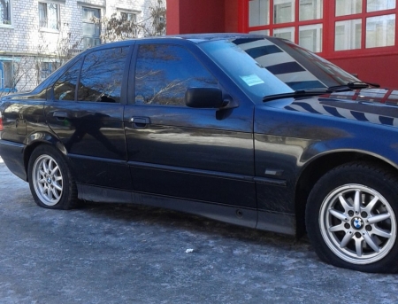 На Молодёжном опять режут колёса автомобилей