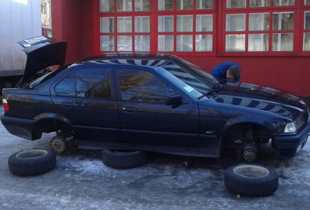 На Молодёжном опять режут колёса автомобилей