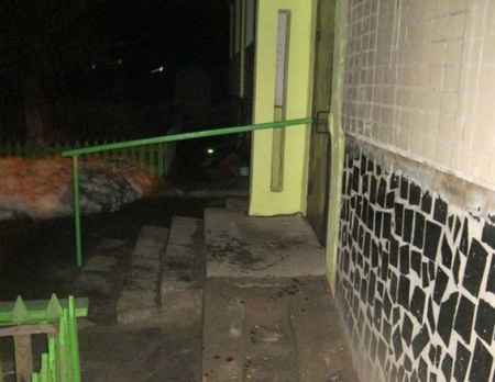 Поножовщина в Полтаве: окровавленный мужчина в нижнем белье прибежал в полицию Поножовщина в Полтаве: окровавленный мужчина в нижнем белье прибежал в полицию