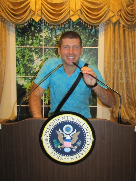 Где Малецкий захватывает АЭС, а Гриценко солит рыбу