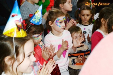 8 Березня на «Острові розваг»: незабутня розважальна програма для дівчаток