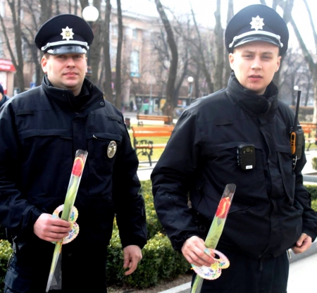 Кременчугская патрульная полиция провела операцию «8 Марта»