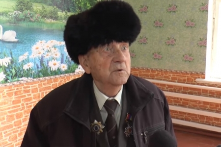 Ветеран Второй Мировой своими силами строит дом престарелых