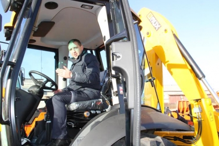 100 днів мера Малецького: поки без камери, зате з лопатою!