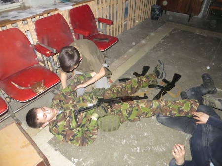 Юні гвардійці зачищали будівлі та знімали бойовий стрес 