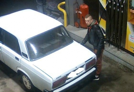 В Кременчуге угонщики не смогли завести краденый ВАЗ и бросили его на заправке