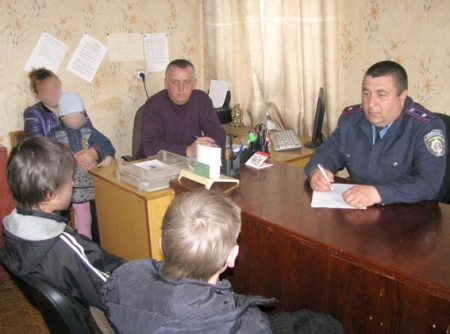 12-летний мальчик сбежал из дома, чтобы жить с другом в халабуде