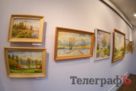 Він любить малювати жовтим...