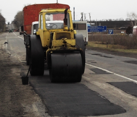 Начался ямочный ремонт трассы общего назначения М-22 Полтава-Александрия
