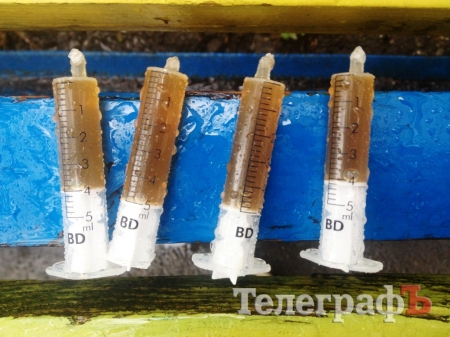 В Кременчуге наркоторговец распространял метадон и «ширку» через клумбы и детские песочницы