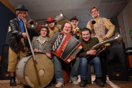 23 апреля в Комсомольск на День города приедет группа "ТиК"