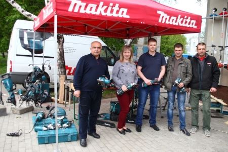 В магазине "Мир инструмента" состоялась  демонстрация новинок электроинструментов DeWalt и Makita