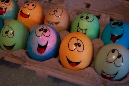 Несите яйца в "Приватку": разукрасим и отправим бойцам на Пасху Несите яйца в "Приватку": разукрасим и отправим бойцам на Пасху