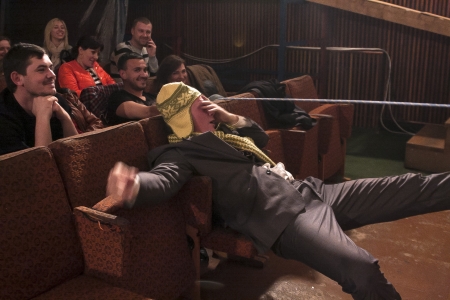 Как научиться водить машину не выходя из дома и стать альпинистом в офисе