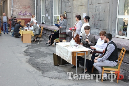 В Кременчуге прошел бал Булгаковских героев