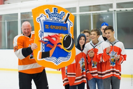 Хокеїсти “Кременчука” розгромили команду зірок