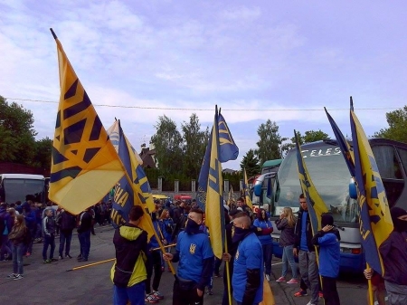 Около сотни кременчужан поехали в Киев для участия в «предупредительном» марше