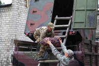 Батальйон "Київська Русь" у Кременчуці завантажили смаколиками