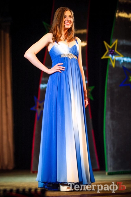 "Королева КрНУ-2016" поразила всех танцем живота и соблазнительной улыбкой