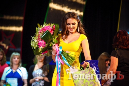 "Королева КрНУ-2016" поразила всех танцем живота и соблазнительной улыбкой