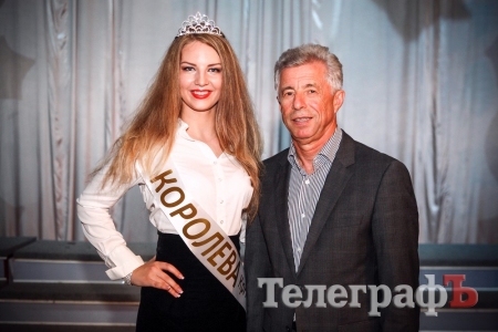 "Королева КрНУ-2016" поразила всех танцем живота и соблазнительной улыбкой