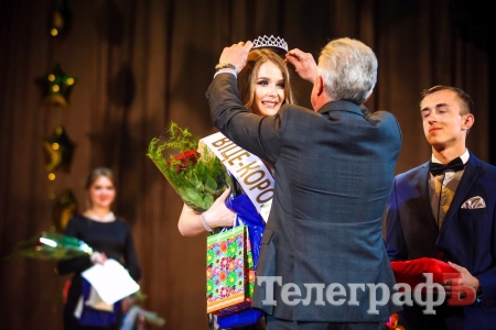 "Королева КрНУ-2016" поразила всех танцем живота и соблазнительной улыбкой