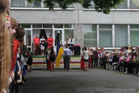 Последний звонок в кременчугских школах. Присылай свои фото!