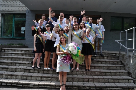 Последний звонок в кременчугских школах. Присылай свои фото!