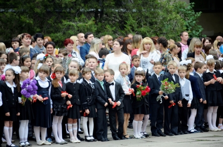 Последний звонок в кременчугских школах. Присылай свои фото!