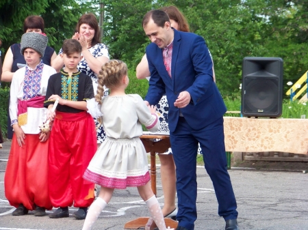 Последний звонок в кременчугских школах. Присылай свои фото!