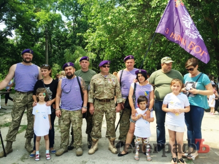 "Мой папа служит в Луганской области и защищает всю Украину" - маленькая кременчужанка