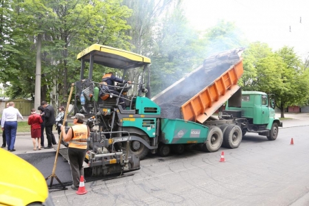 Мэр Кременчуга предложил повысить зарплату дорожникам Мэр Кременчуга предложил повысить зарплату дорожникам
