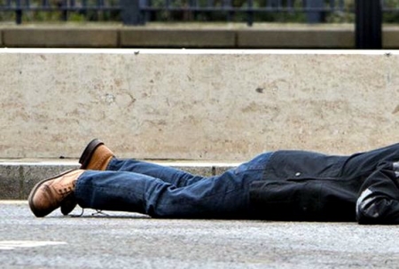 В Кременчуге на остановке умер 27-летний парень