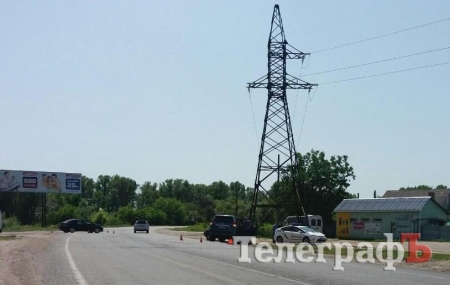 В Кременчуге в районе поворота на Горишние Плавни столкнулись три автомобиля В Кременчуге в районе поворота на Горишние Плавни столкнулись три автомобиля