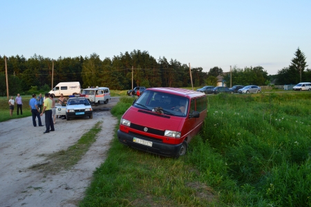 На Полтавщине чиновник устроил пьяный дебош и побил троих людей
