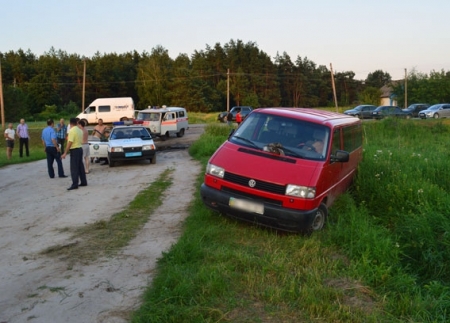 Чиновника-дебошира, избившего нескольких жителей Гадячского района, взяли под стражу
