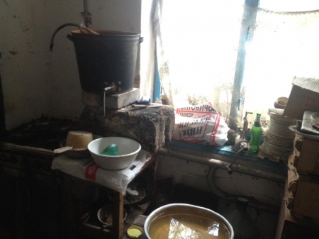 70-летняя кременчугская самогонщица, несмотря на полицию, продолжает работать дальше